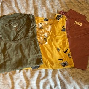 Brand: Maurice’s Style: 24/7 tee